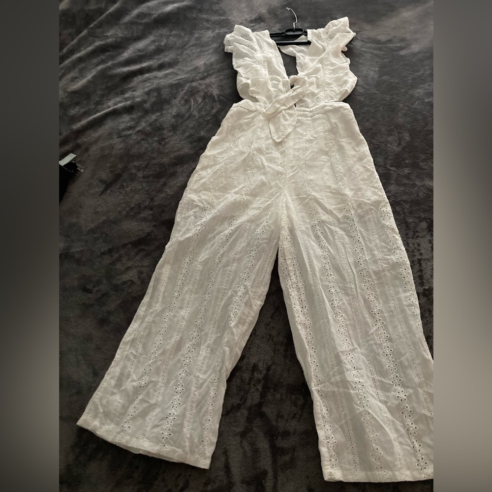 ✨NWT✨ White Eyelet Cutout Jumpsuit🤍